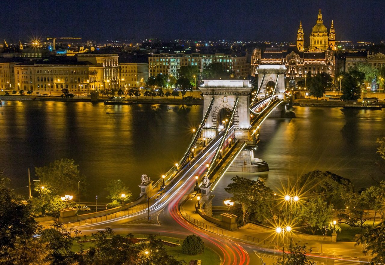 Budapest che sogno: la città del rinnovamento architettonico protagonista di un convegno a Como