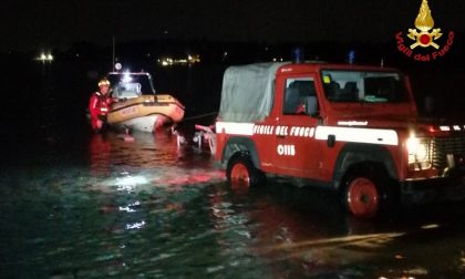 Ubriaco dopo la grigliata si butta in acqua e muore nel lago di Monate FOTO