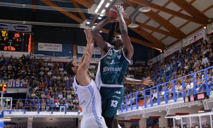 Pallacanestro Cantù esordio da sogno: battuta Brindisi