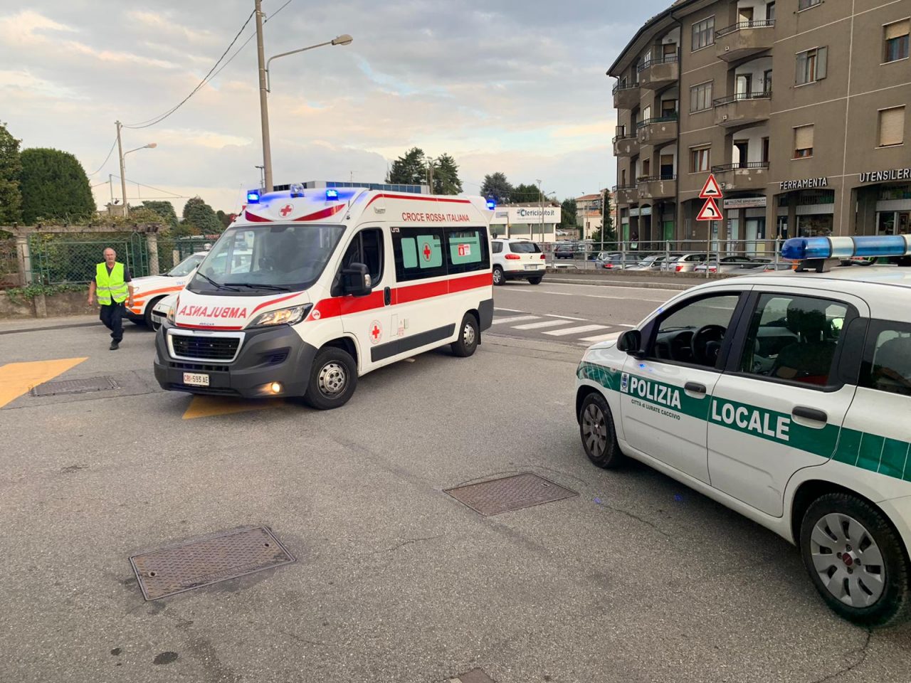 Incidente tra una moto e un’automobile sulla statale