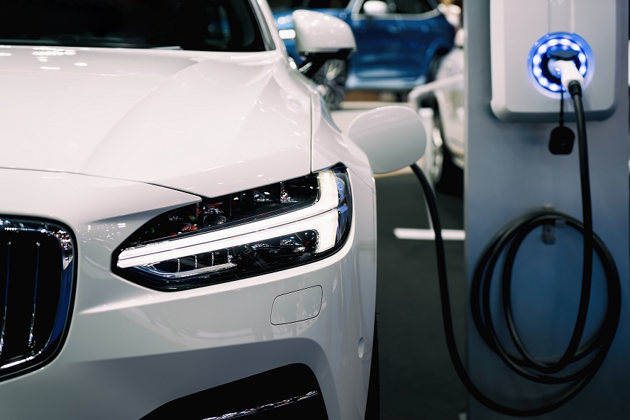 Auto ibride ed elettriche: Lombardia la migliore, bene il Comasco