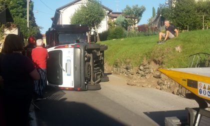Ribaltamento a Inverigo ferito un 89enne