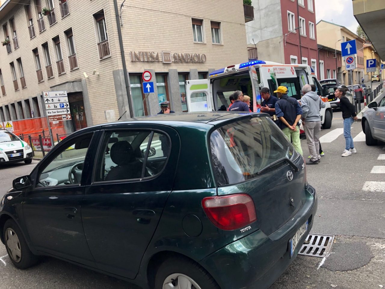 Tamponamento tra due auto in centro, soccorso un bimbo  – FOTO e VIDEO
