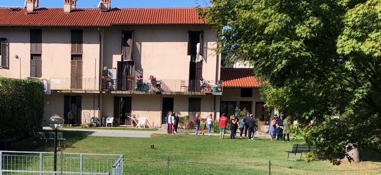 Dopo l’aggressione all’assistente sociale, parla la mamma di Olgiate
