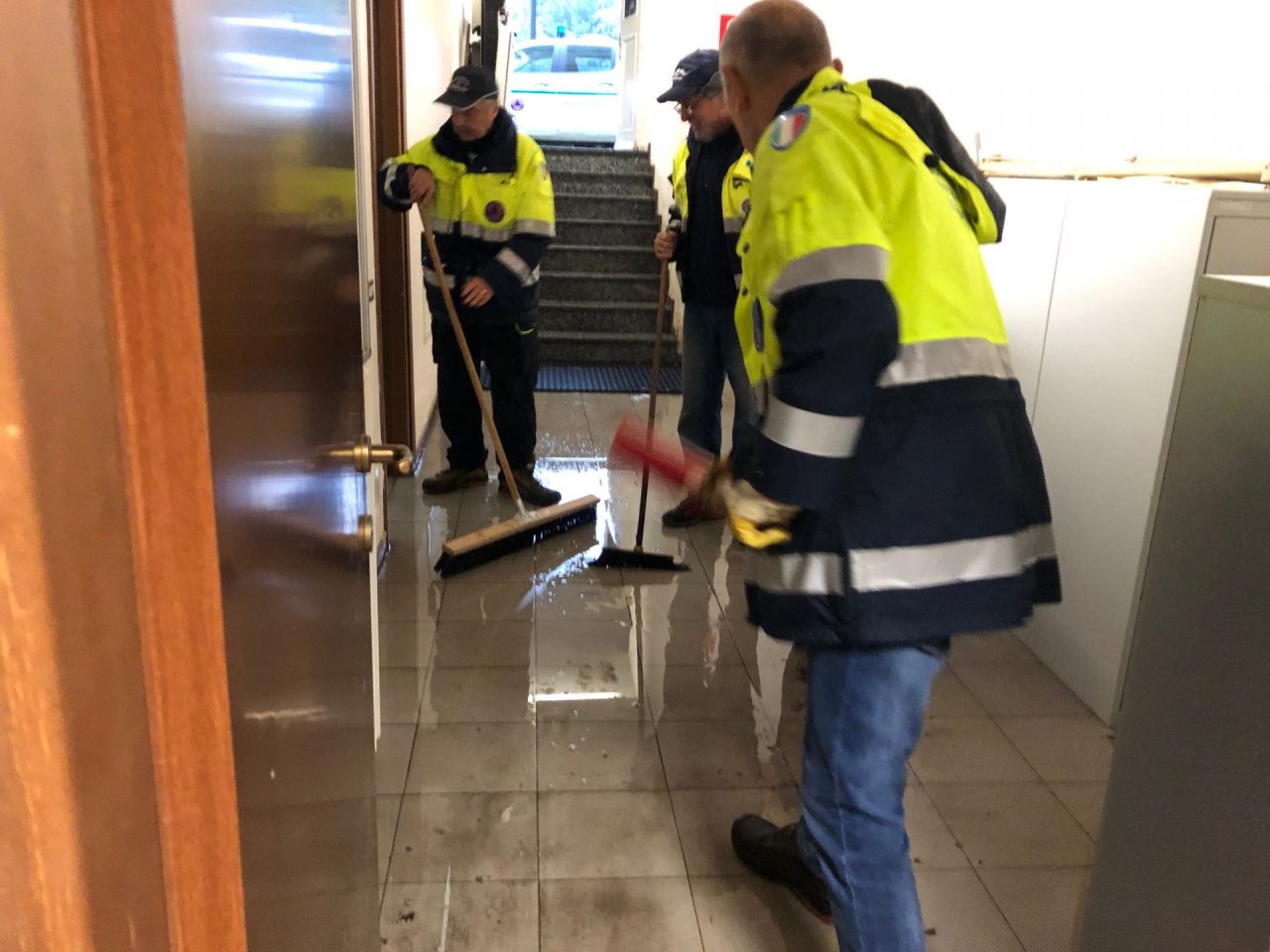 Allagamento in Villa Peduzzi, acqua negli uffici dell’Ats FOTO e VIDEO