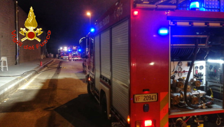 Monticello Spa, incendio nella notte FOTO