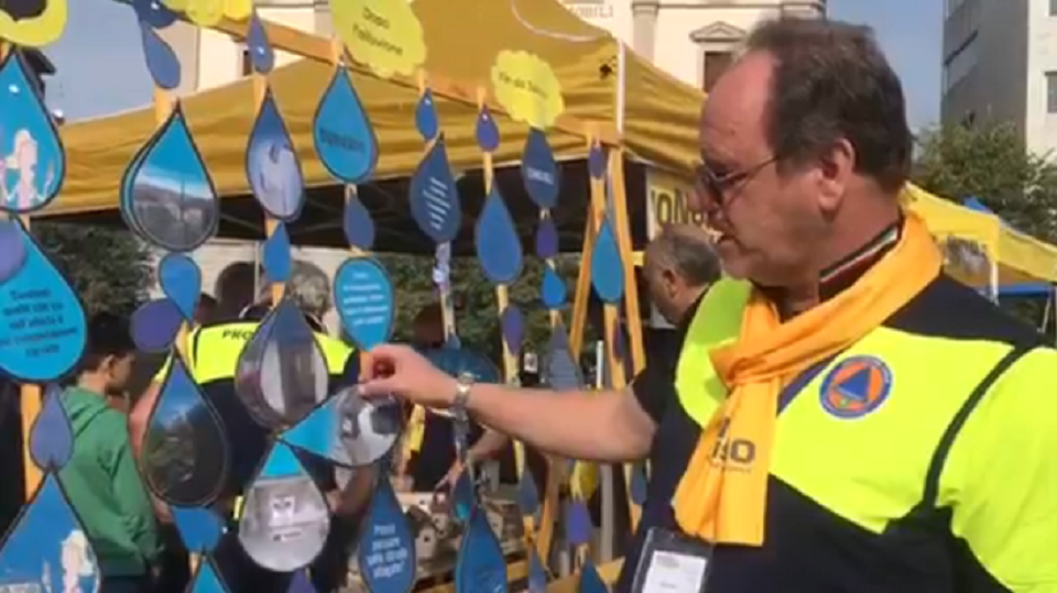 “Io non rischio”, la Protezione civile in piazza Garibaldi a Cantù I VIDEO DELL’INIZIATIVA