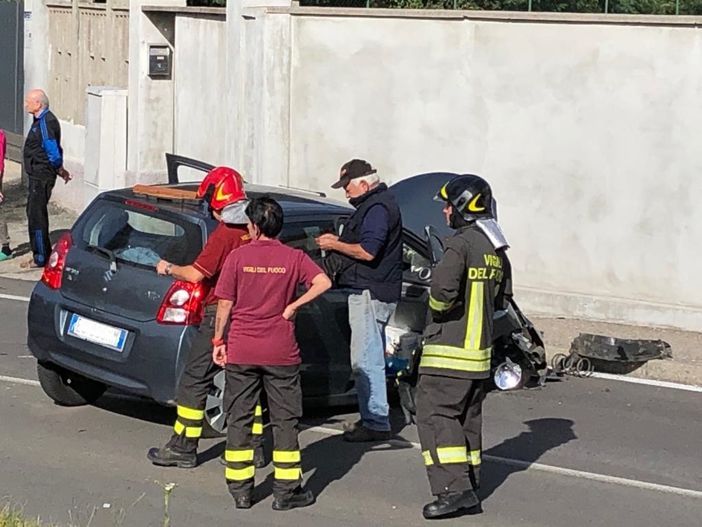 Incidente a Cagno: si sente male e finisce contro un palo