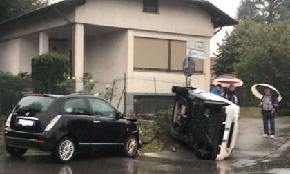 Incidente a Mariano: scontro e ribaltamento tra auto FOTO