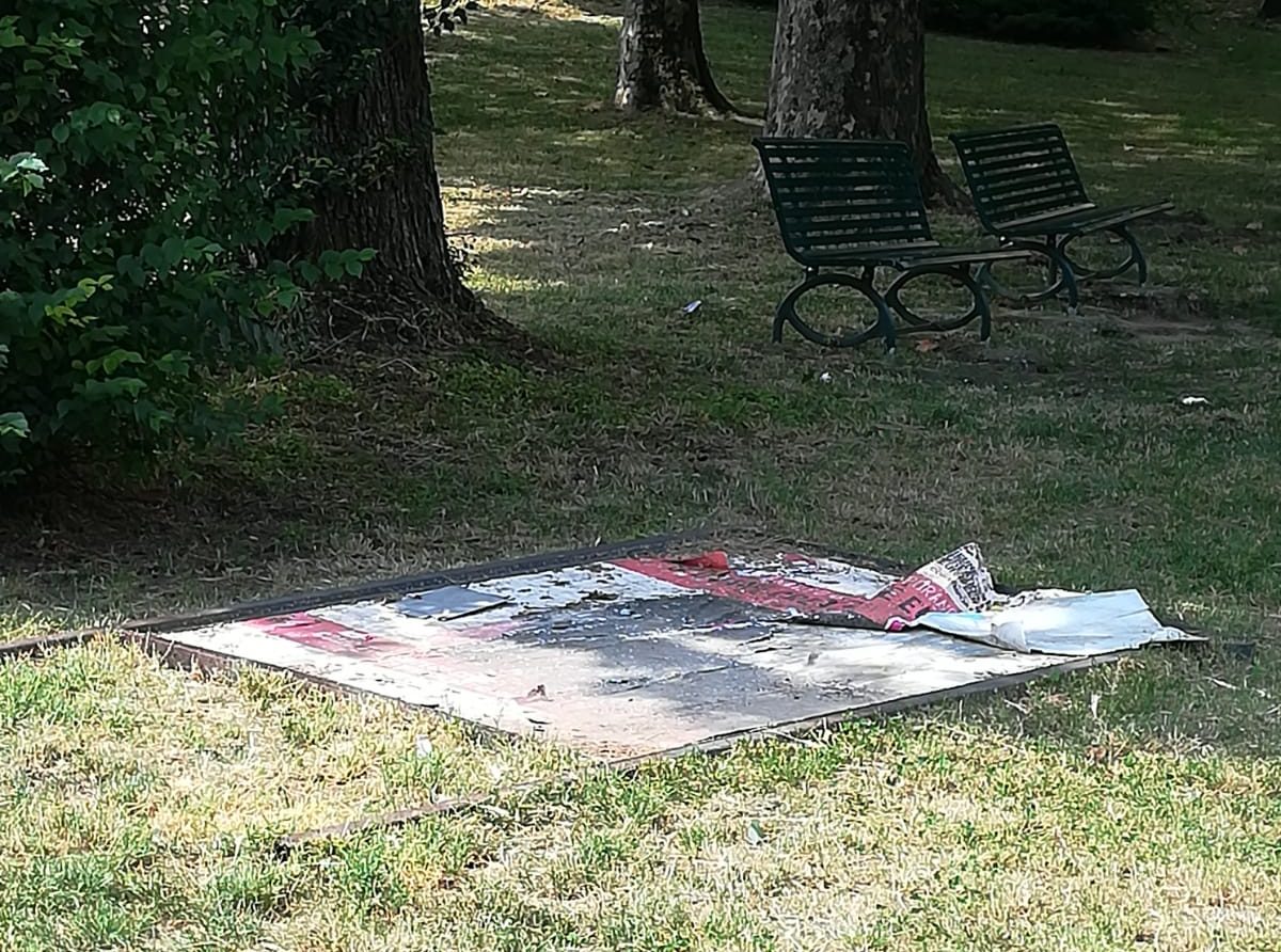 Il mistero del cartellone pubblicitario “svenuto” di Sagnino