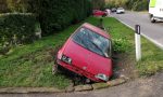 Auto fuori strada a Rogeno FOTO