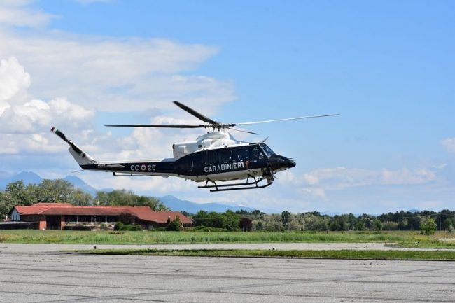 Omicidio nella Bergamasca, posti di blocco ed elicottero per trovare l’assassino