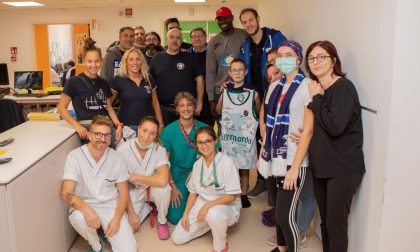 Pallacanestro Cantù regala un sorriso ai bambini malati di leucemia