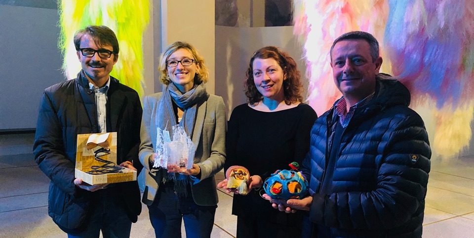 Shopping Pop Up Street: la fiber art di Miniartextil invade le vetrine