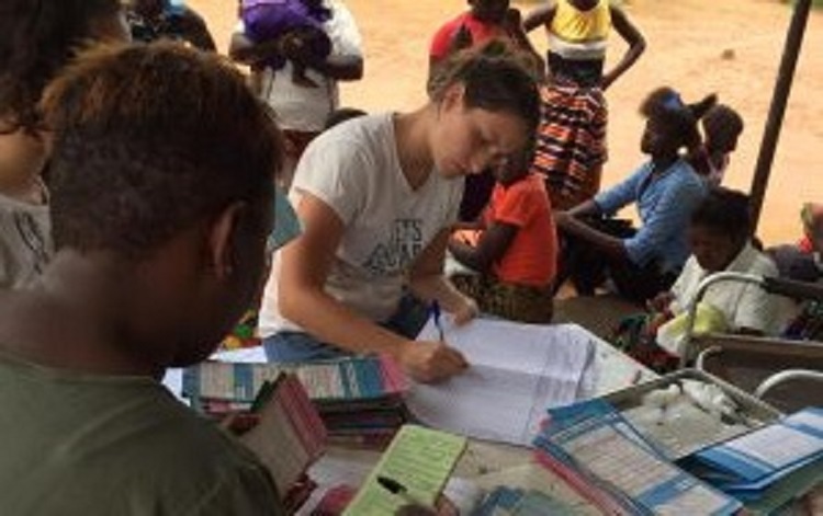 La laurea in infermieristica e poi un mese in Zambia STORIE SOTTO L’ALBERO