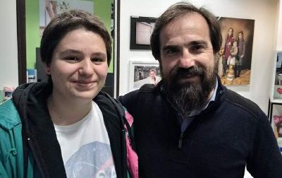 Studentessa restituisce portafoglio trovato per caso STORIE SOTTO L’ALBERO
