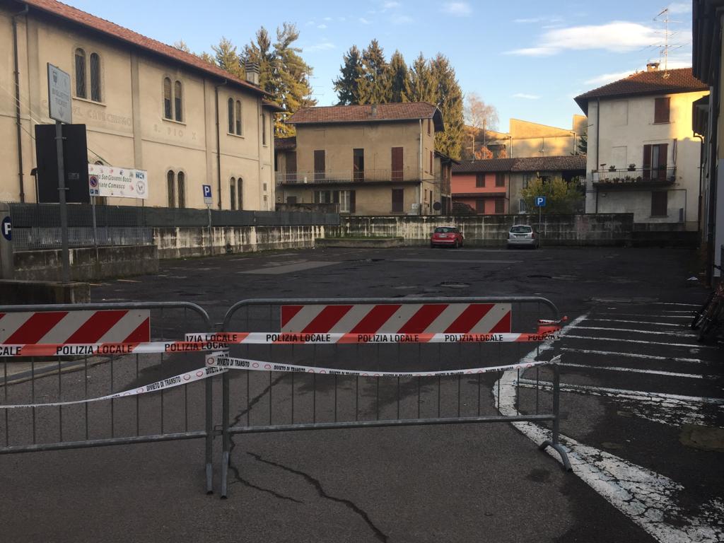 Parcheggio chiuso dopo il sopralluogo dei Vigili del fuoco
