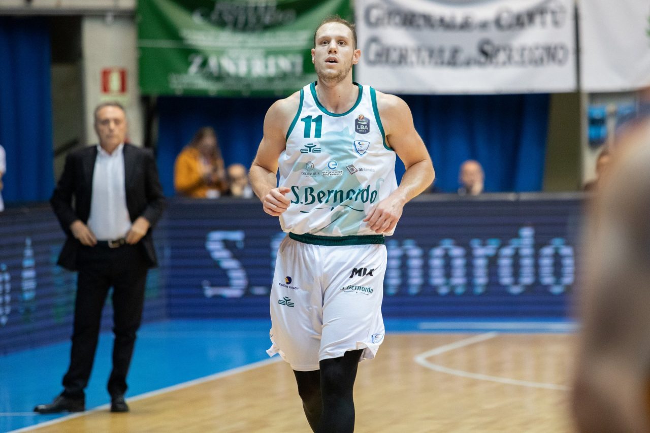 Pallacanestro Cantù domani l’esame Pistoia