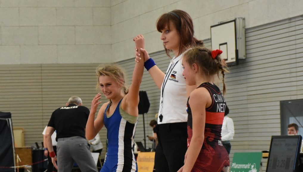 La baby lottatrice Angela Casarola conquista Berlino al Torneo Internazionale di lotta libera FOTO