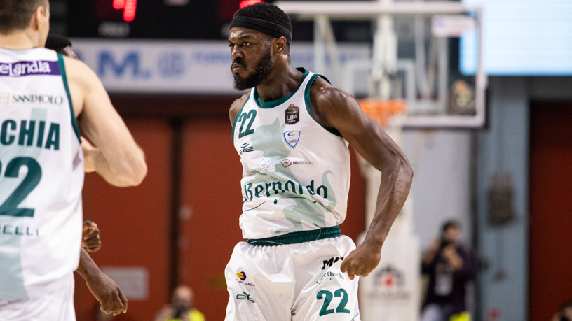 Pallacanestro Cantù espugna il PalaRadi di Cremona