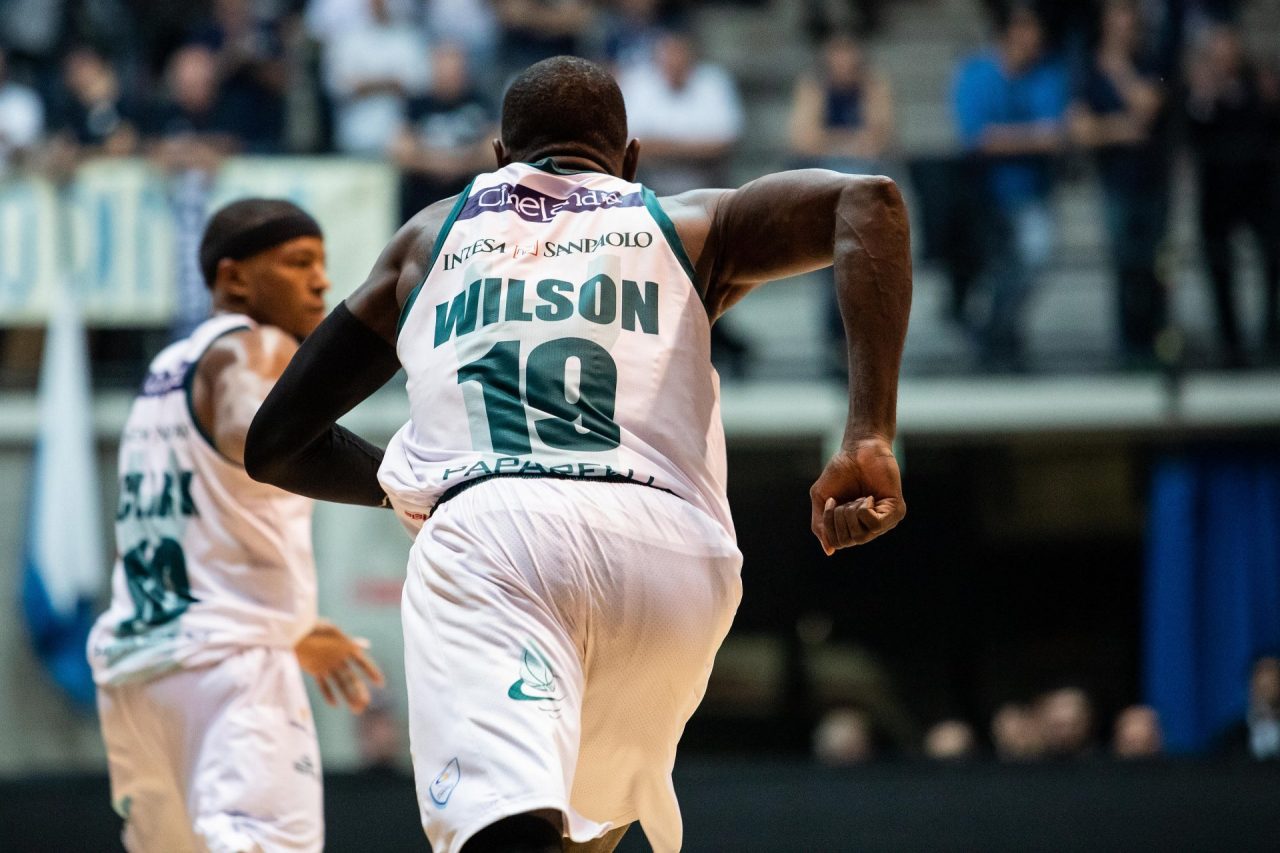 Pallacanestro Cantù domenica contro Cremona