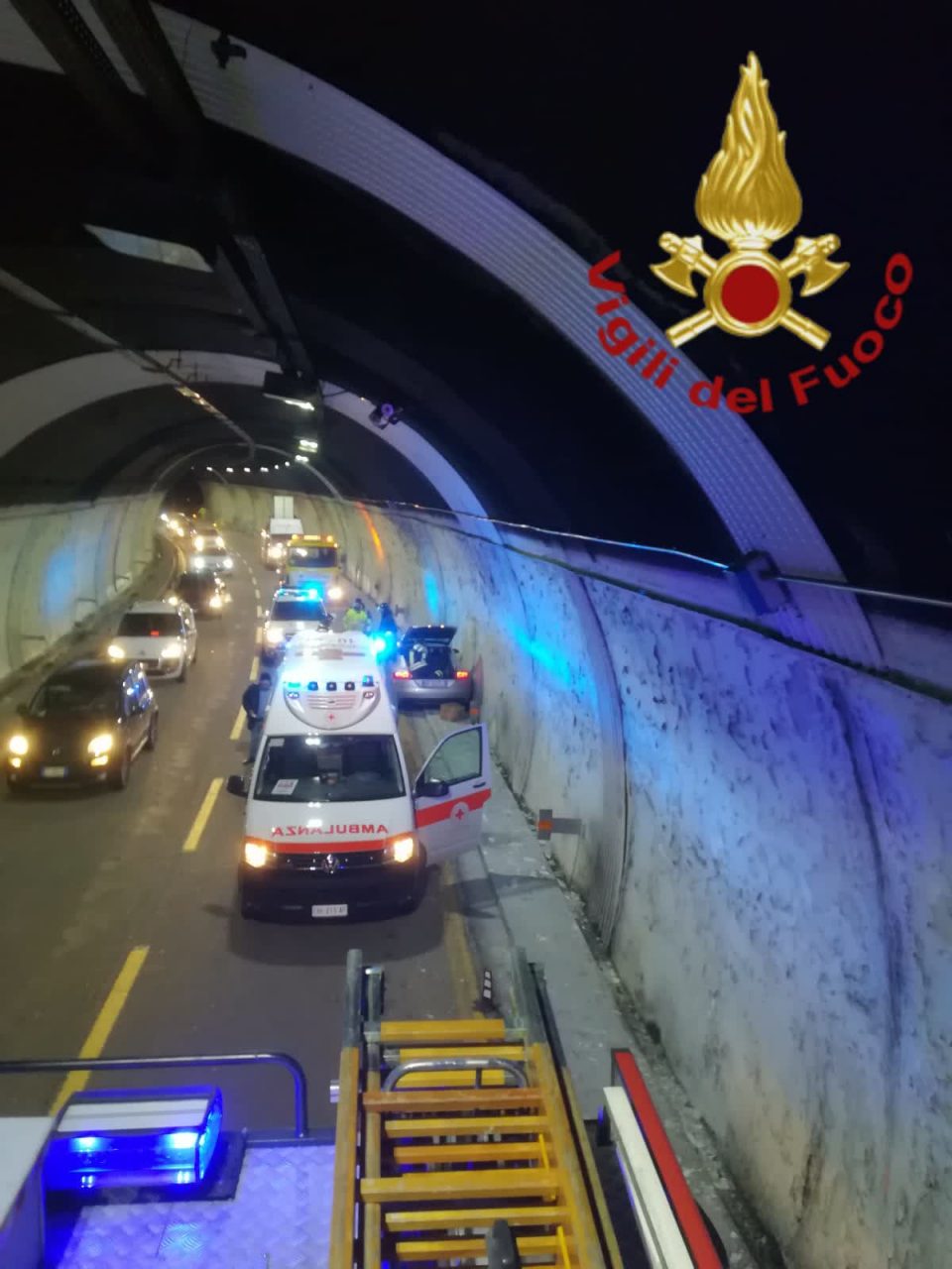 Incidente sulla A9 in galleria Quarcino FOTO