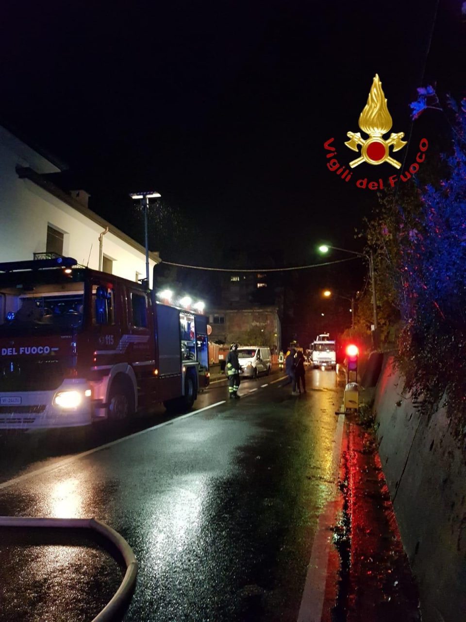 Allarme gas a Como: intervento notturno per i Vigili del fuoco
