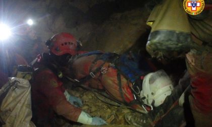 Ferito in grotta: la simulazione del Soccorso Alpino FOTO