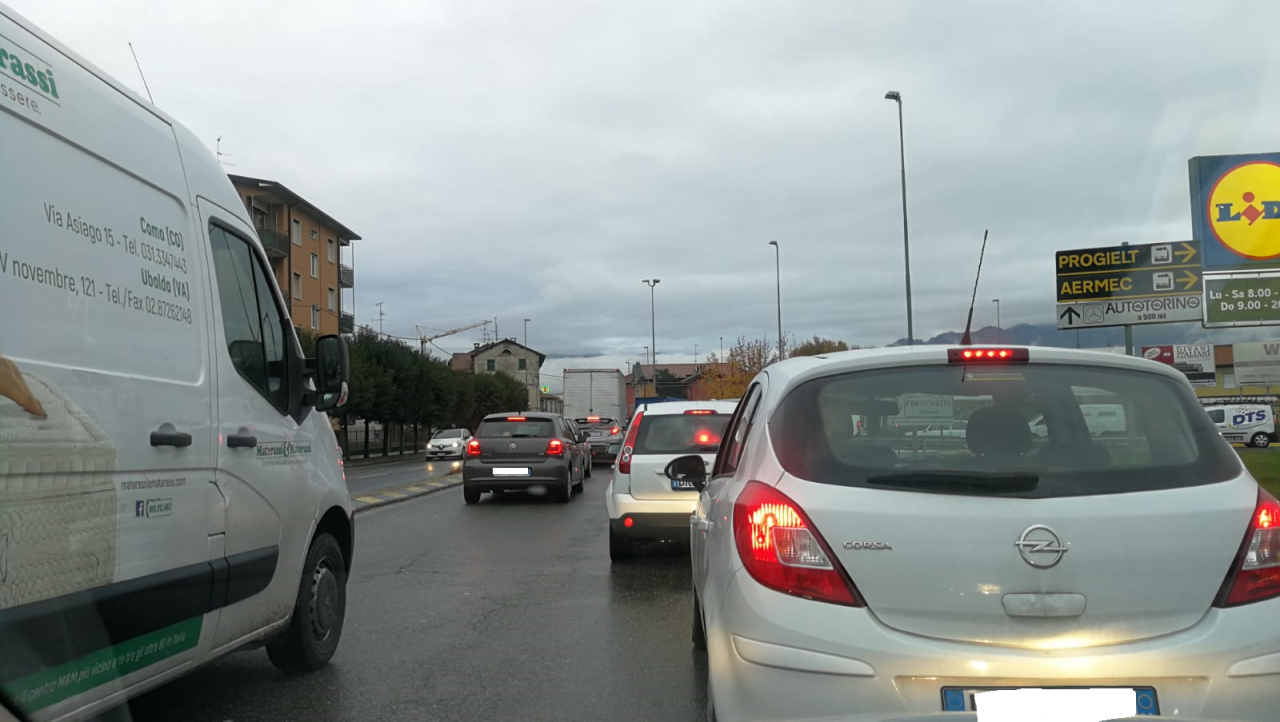 Incidente a Grandate e sulla Statale dei Giovi è caos traffico