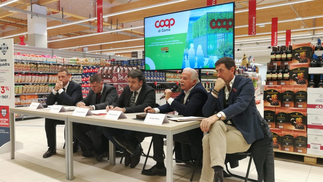 Nuova vita per la Coop di Como con una galleria verde ad accogliere i clienti FOTO