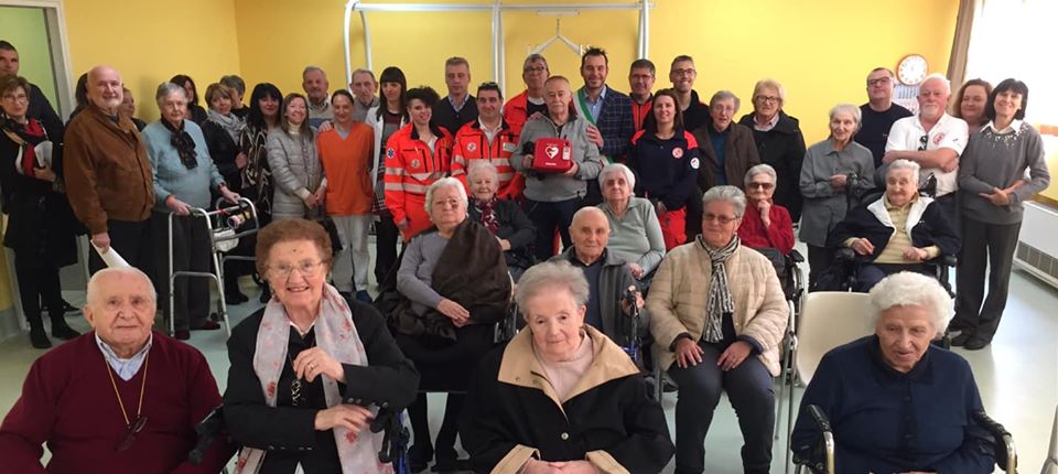Defibrillatore in dono alla Casa anziani di Olgiate