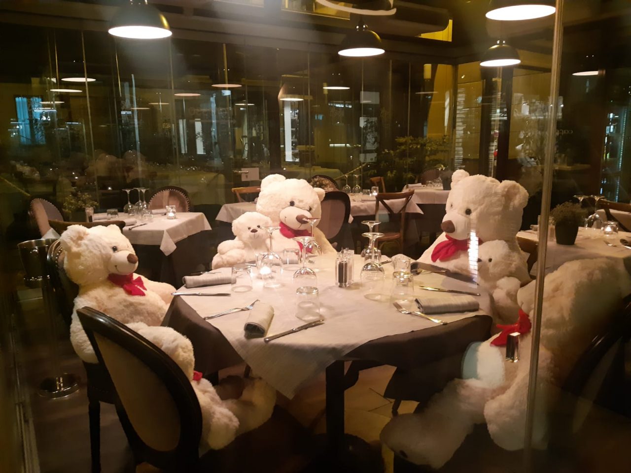 Non solo Città dei Balocchi, c’è anche il Villaggio degli Orsi: esclusiva di piazza Mazzini FOTO