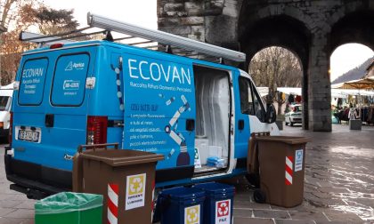 Ecovan a Como per la raccolta di pile, smarphone e farmaci