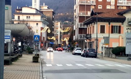 Accese le luminarie natalizie a Erba