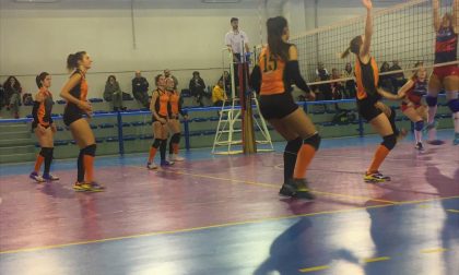 Albese Volley le orange travolgono Erba