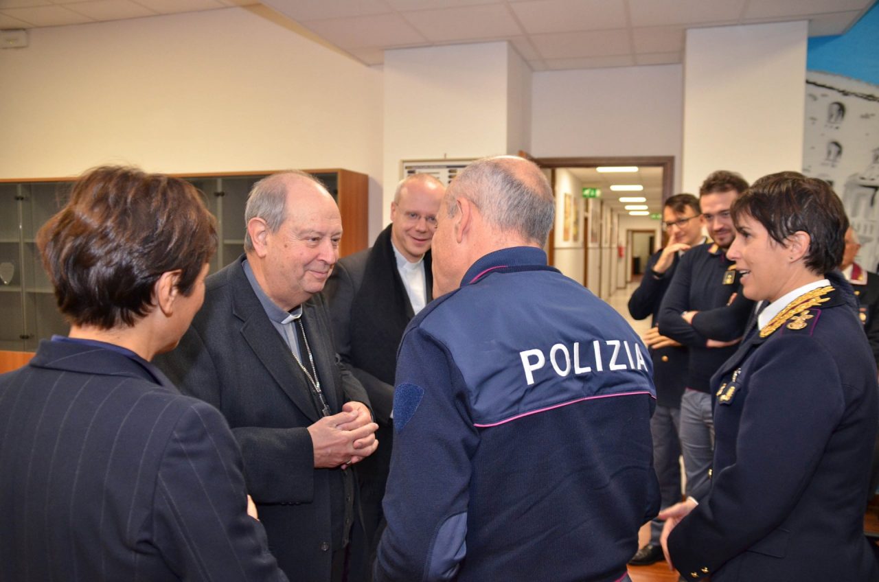 Il Vescovo in Questura per gli auguri di Natale