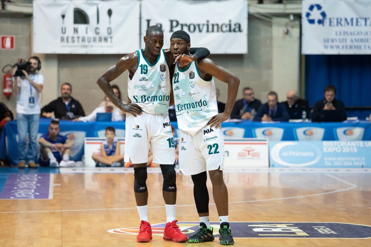 Pallacanestro Cantù domani il derby con Varese