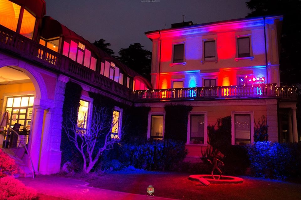 Luminarie a Cernobbio nel giorno della riapertura di via Libertà