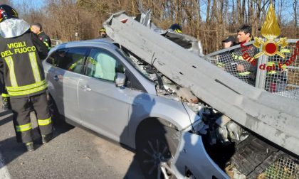 Incidente a Lomazzo all'uscita della A9, schianto contro guardrail FOTO