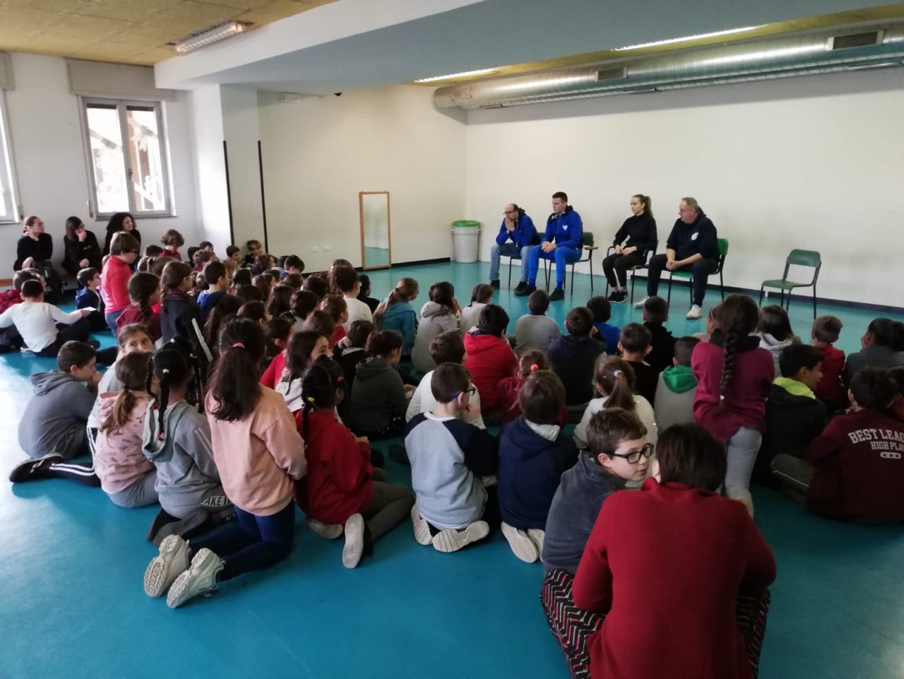 La Pallacanestro Cantù incontra gli studenti dalla primaria VIDEO