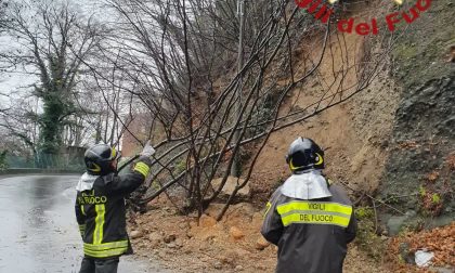 Frana in via per San Fermo, strada chiusa per la messa in sicurezza: la situazione