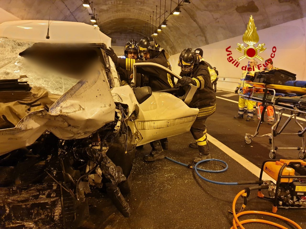 Incidente in Pedemontana conducente estratto dalle lamiere