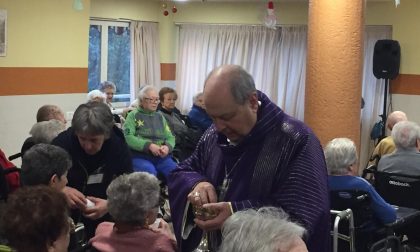 Il vescovo in visita alla Casa anziani