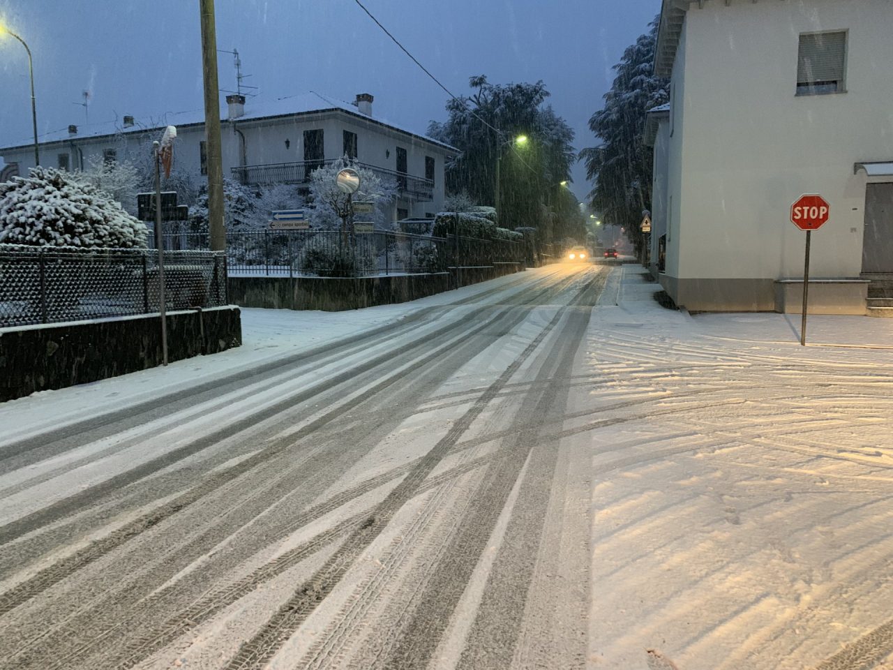 Domani prevista neve, Lurate Caccivio invita i cittadini a spalare