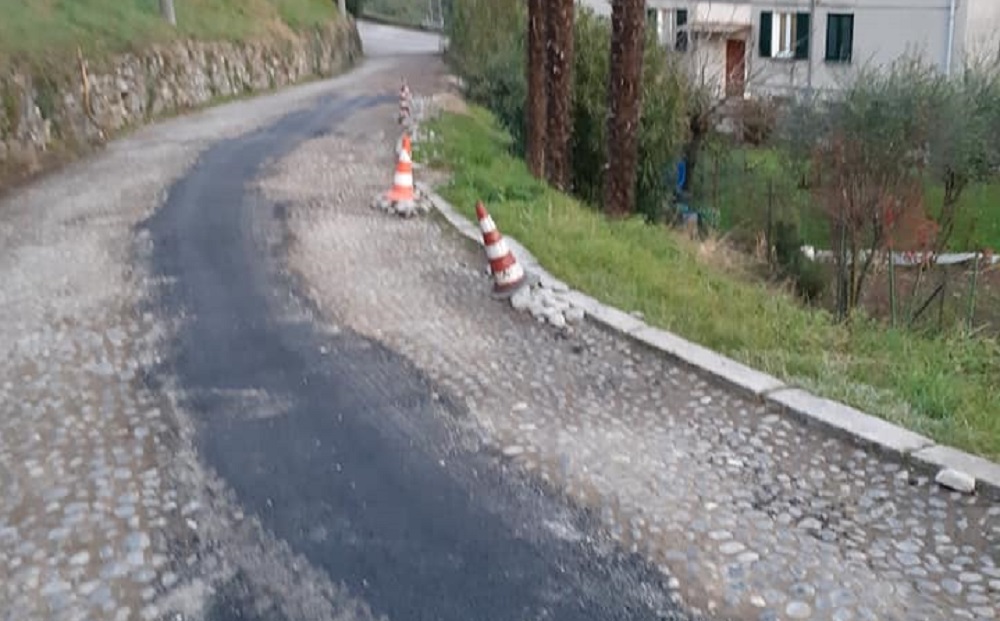Via Camnago Volta Superiore, dopo un anno di attesa partono i lavori di ripristino dell’acciottolato