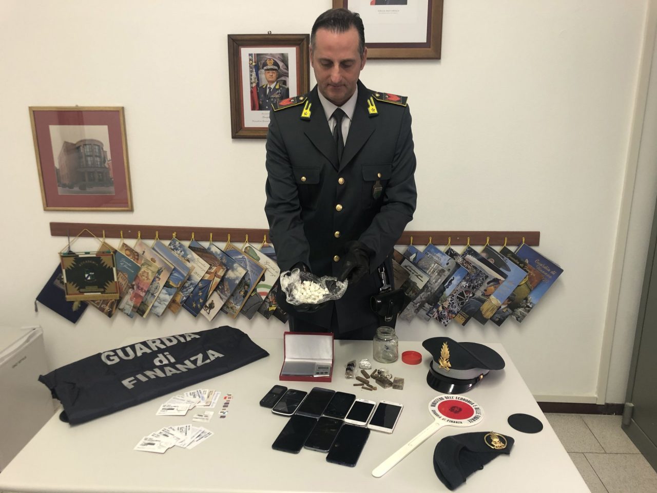 Scoperte oltre 3000 cessioni di cocaina, cinque arresti