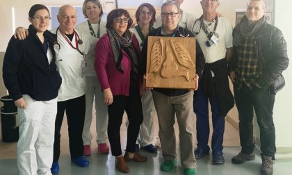 Ospedale di Cantù donata un'opera in legno