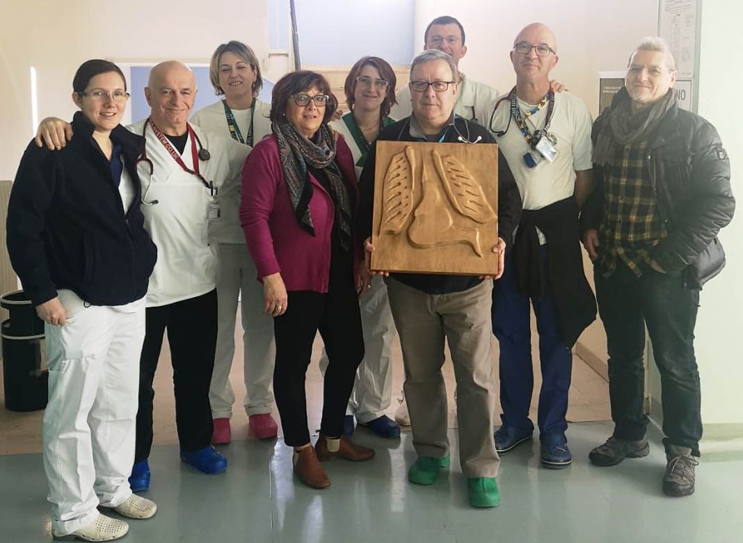 Ospedale di Cantù donata un’opera in legno