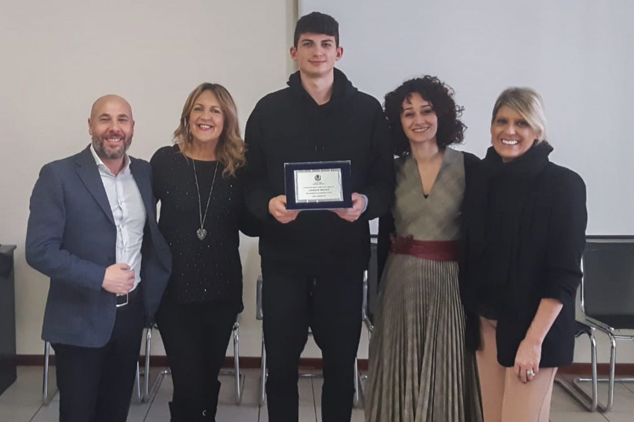Pallacanestro Cantù: il Comune premia il giovane Gabriele Procida
