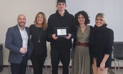 Pallacanestro Cantù: il Comune premia il giovane Gabriele Procida